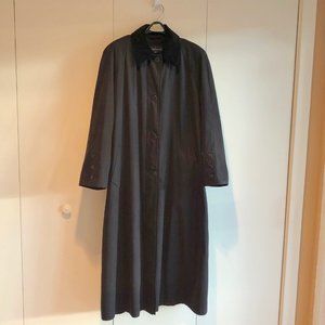 Women's Dressy Black Raincoat (Lined)